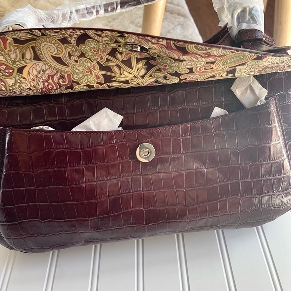 •Maxx New York• Croc Embossed Shoulder Bag - Picture 9 of 10
